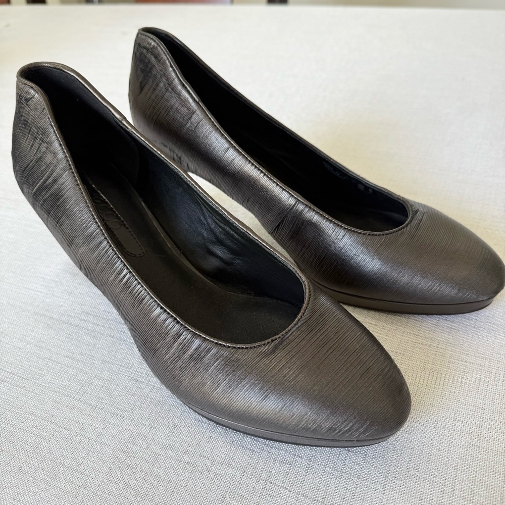 Ecco Women's Leather Brooklyn Pump Black/Gunmetal/Antique Gold size 41 NEW